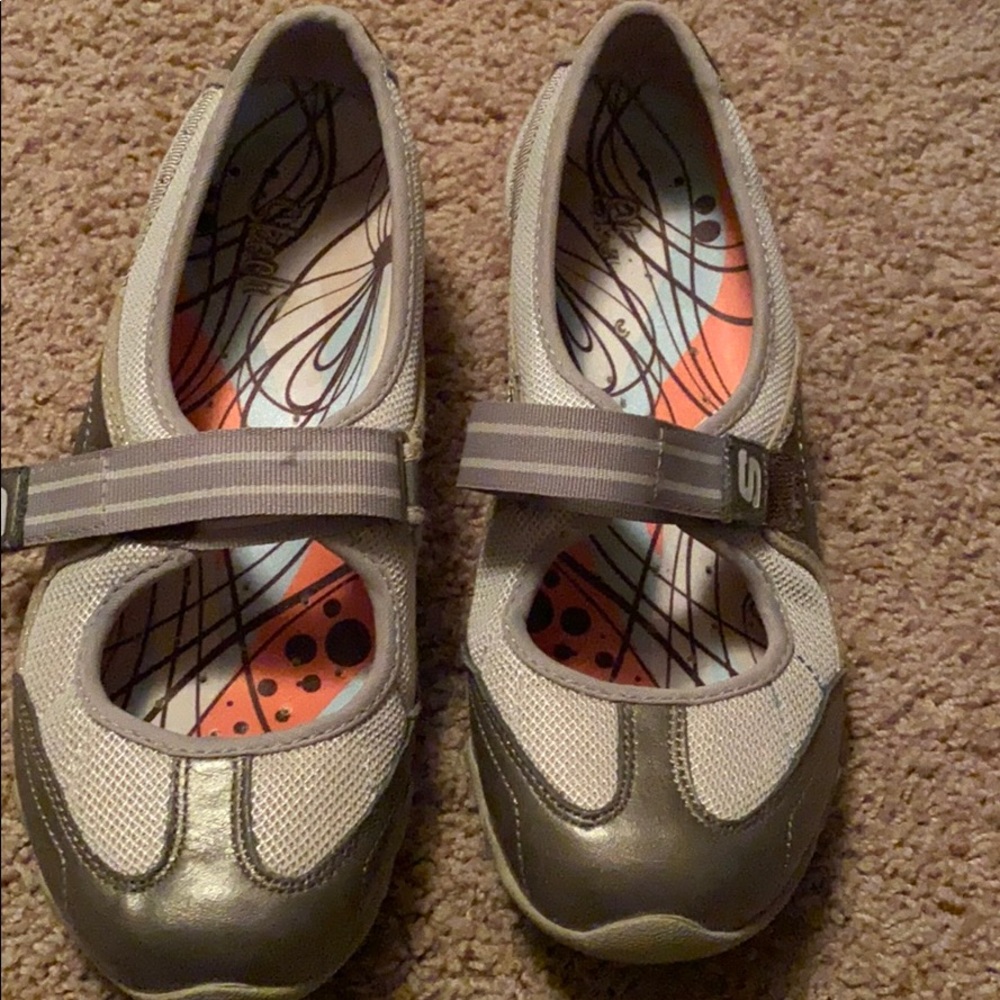 Skechers ladies shoes size 7